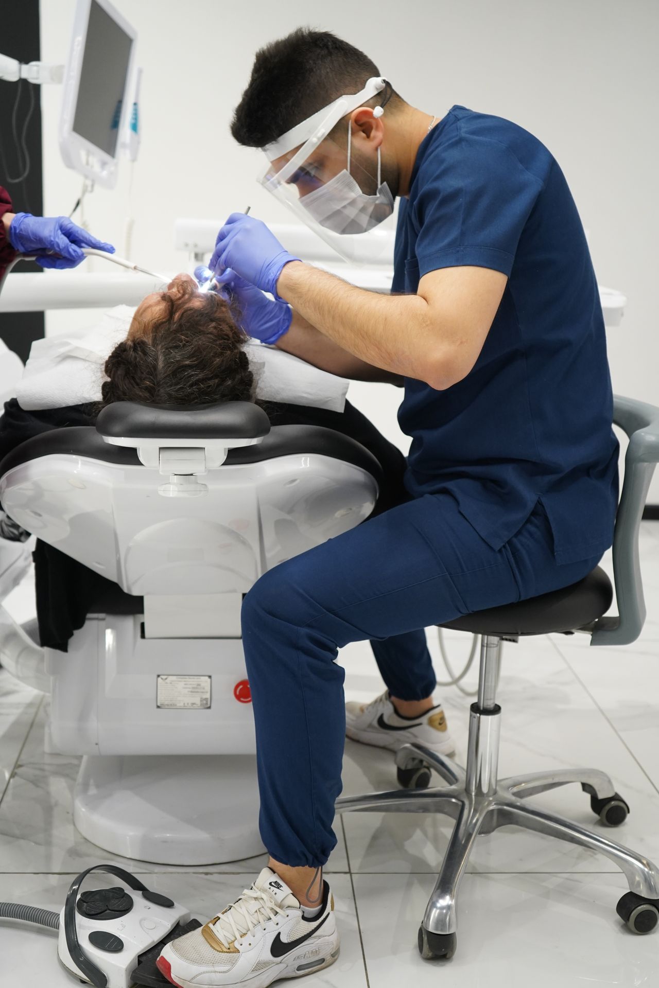 Dr. Simbarashe Parirenyatwa, DDS